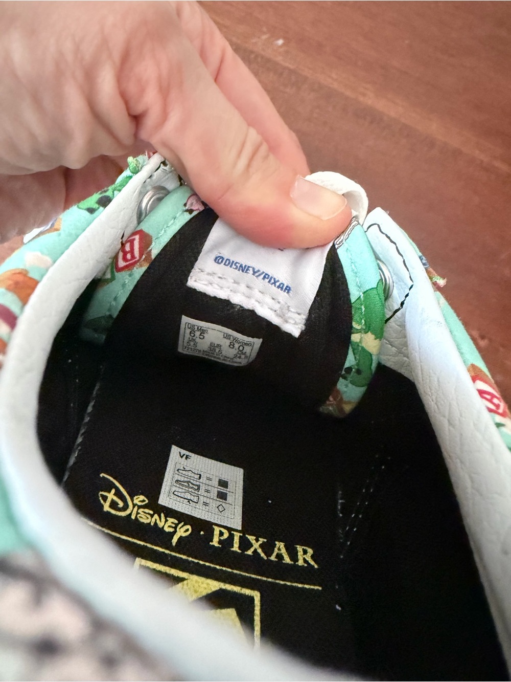 Vans x Disney Pixar Toy Story Andy Room Sneakers Size 6.5/8 Slinky Dog Keychain - Picture 10 of 12
